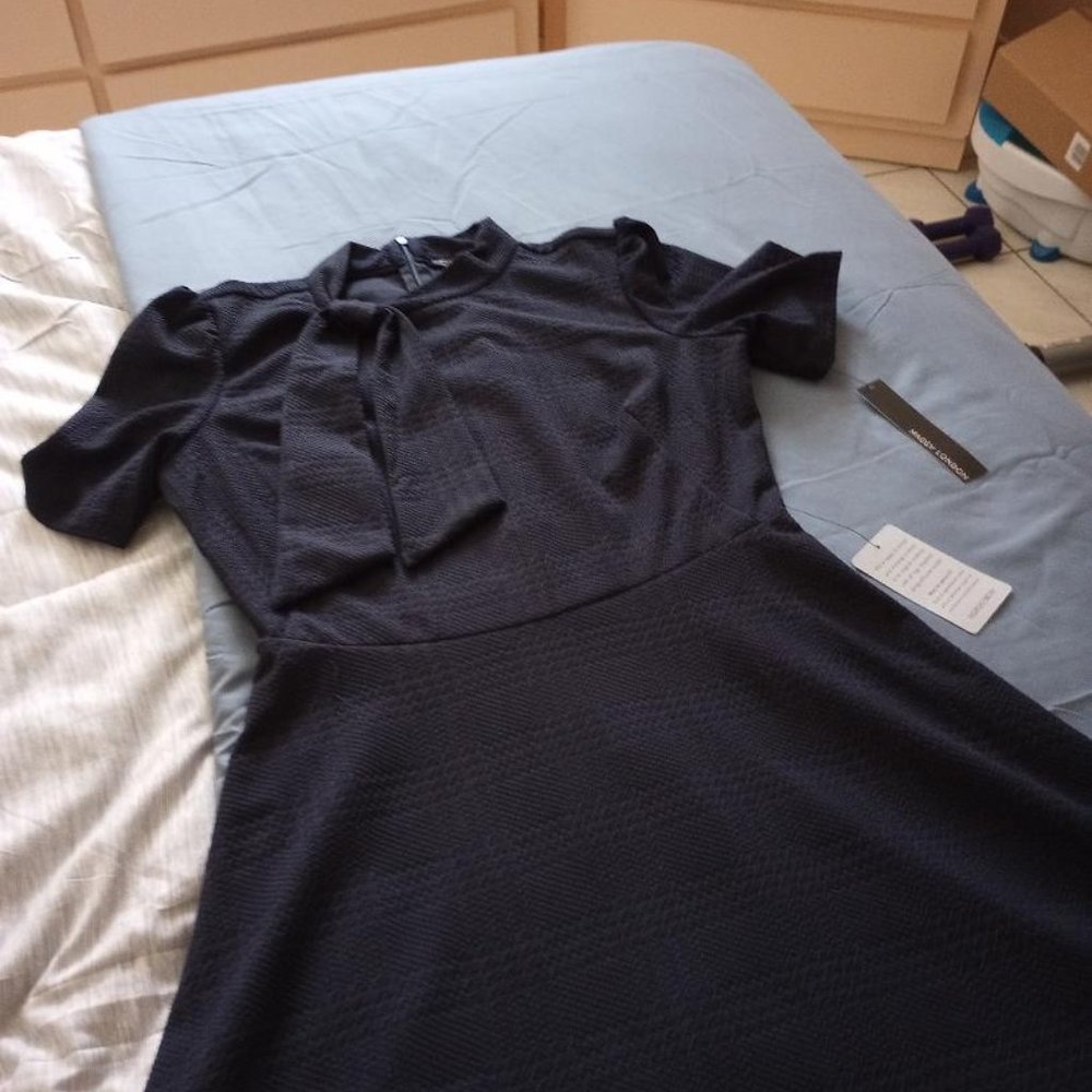 MAGGY LONDON BLACK KNIIT BOWTIE DRESS - BRAND NEW